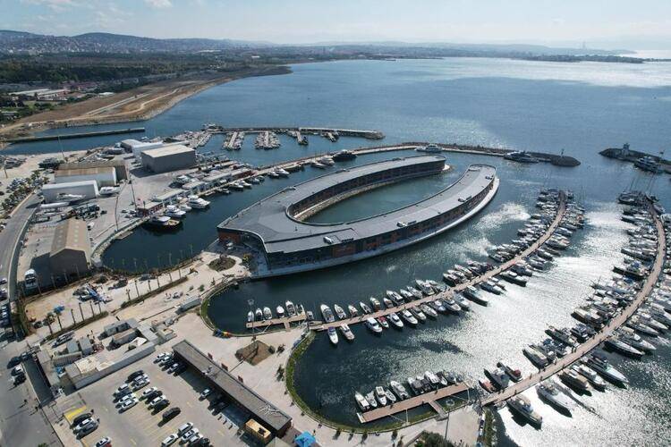 Crowne Plaza Istanbul Tuzla Viaport Marina