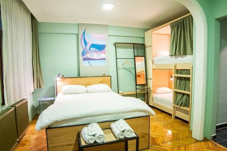 Yolohostel