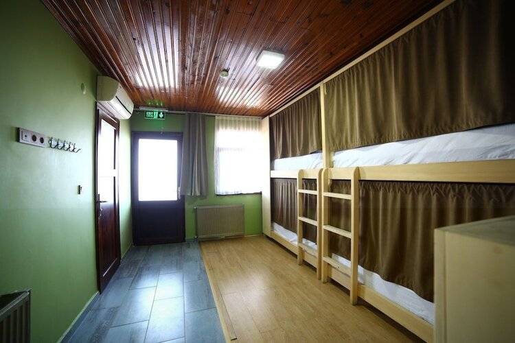 Yolohostel