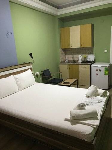 Yolohostel