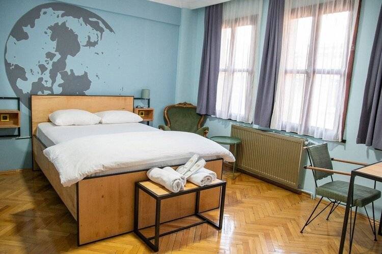 Yolohostel