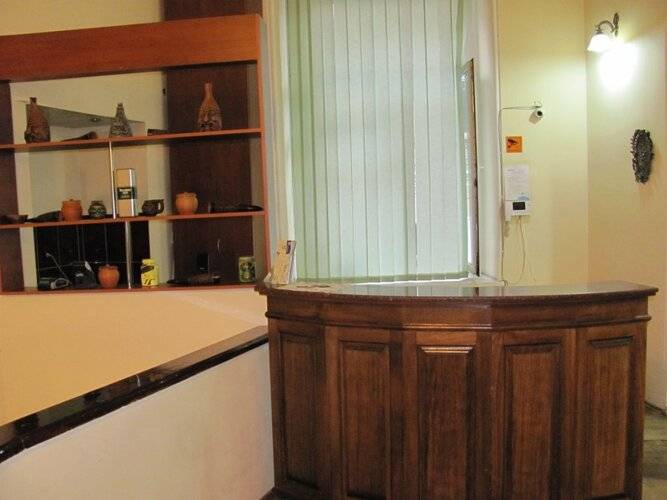 Lucky Hotel And Hostels