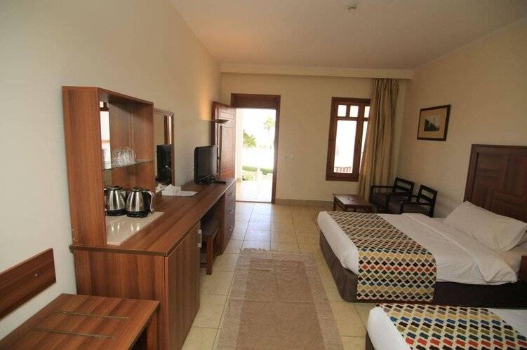 Club Reef Resort