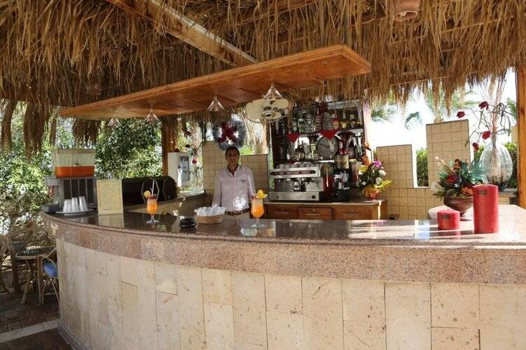 Club Reef Resort