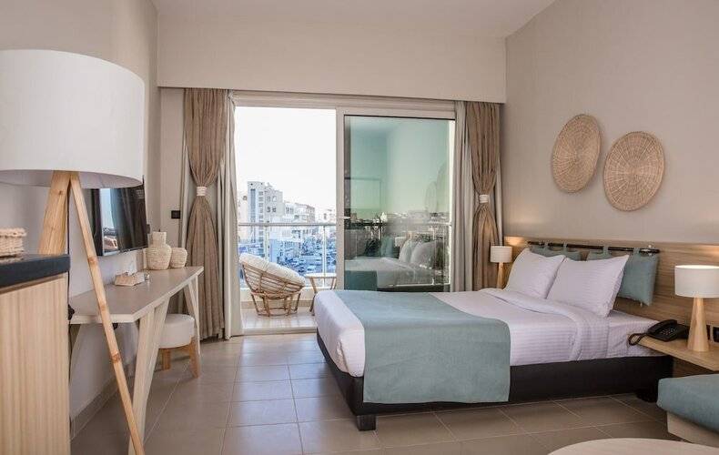 Redcon Suites