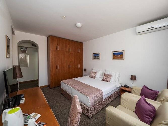 Garni Hotel Le Petit Piaf