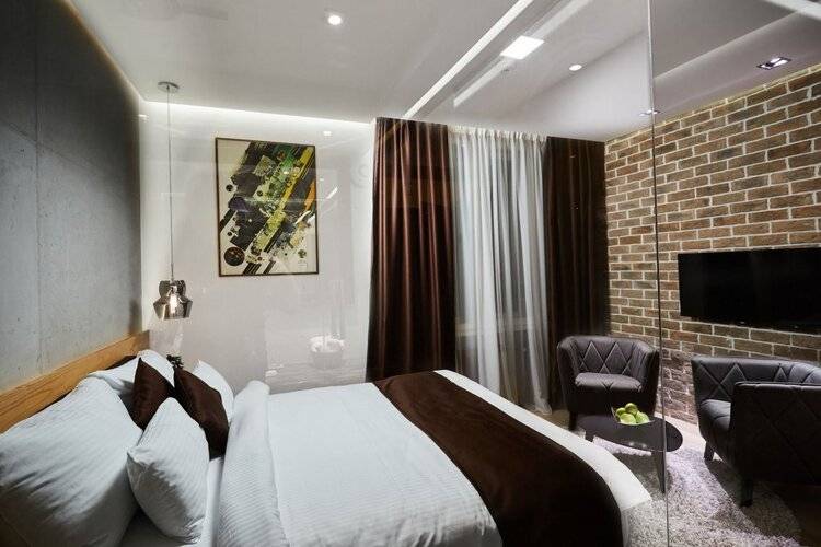 One Luxury Suites