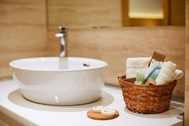 One Luxury Suites