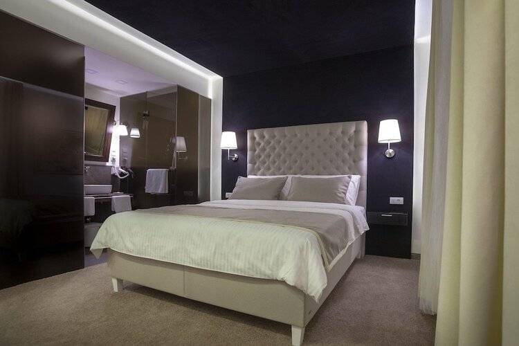4rooms 4u