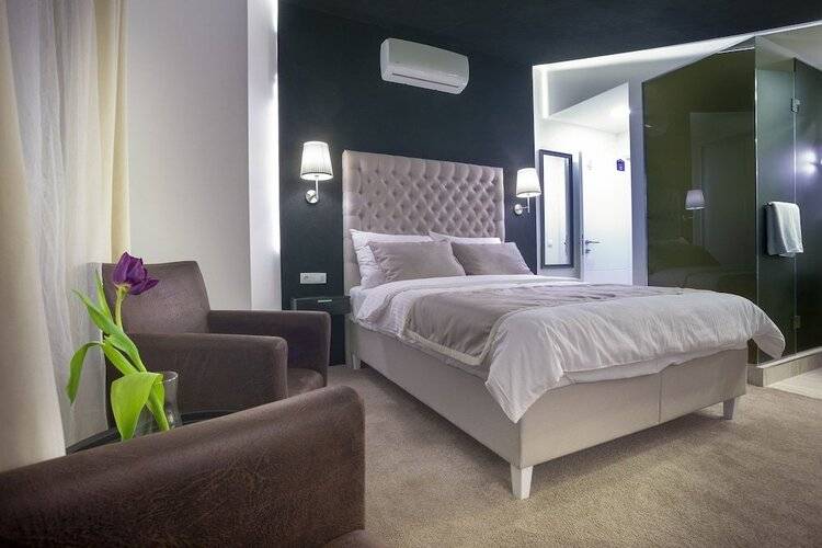 4rooms 4u