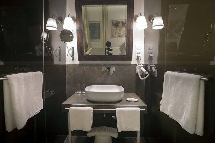 4rooms 4u