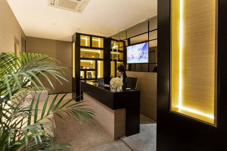 Dominic & Smart Luxury Suites Republic Square