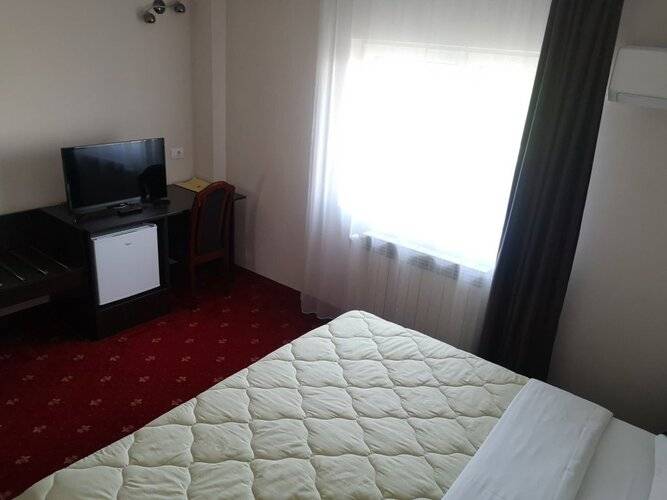 Elegance Hotel