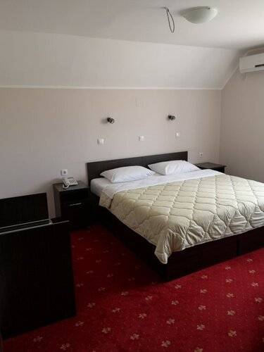 Elegance Hotel