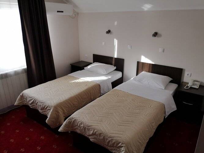 Elegance Hotel