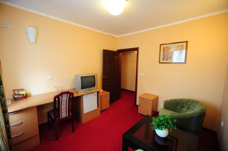 Elegance Hotel