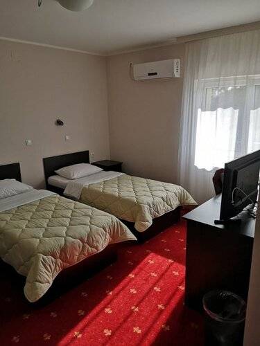 Elegance Hotel