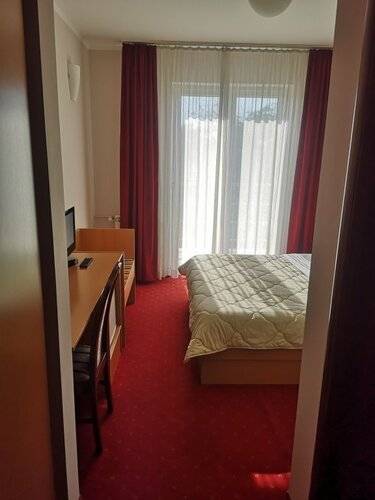 Elegance Hotel