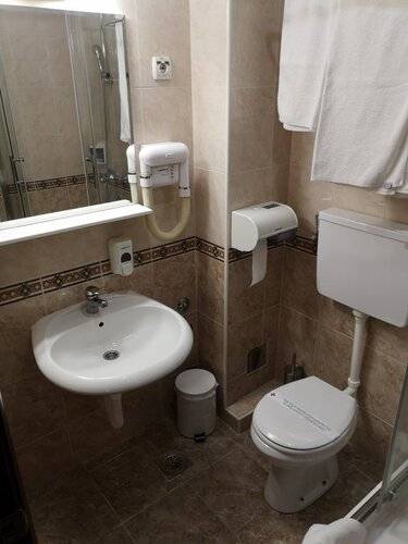 Elegance Hotel