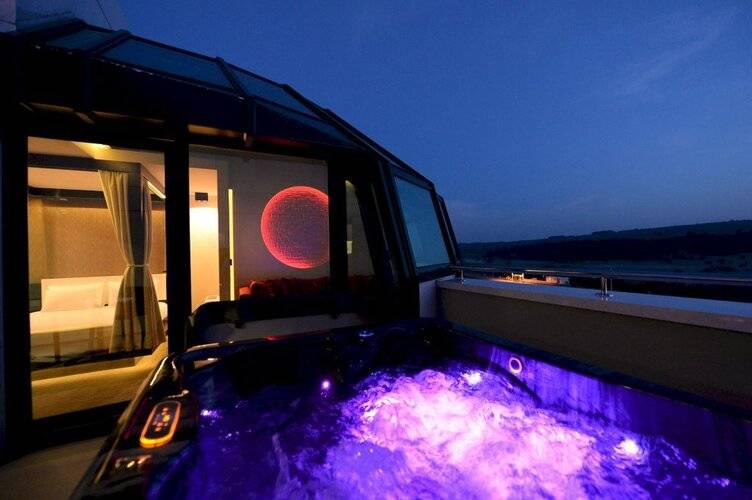 Hotel Hedonic