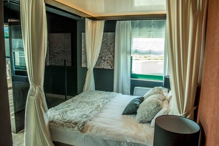 Hotel Hedonic