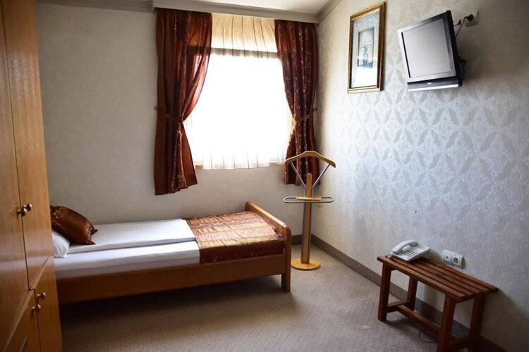 Hotel Lav
