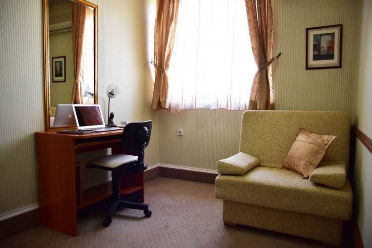 Hotel Lav