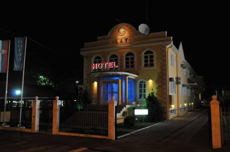 Hotel Lav