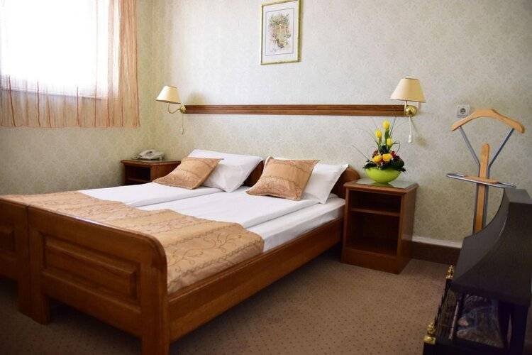 Hotel Lav