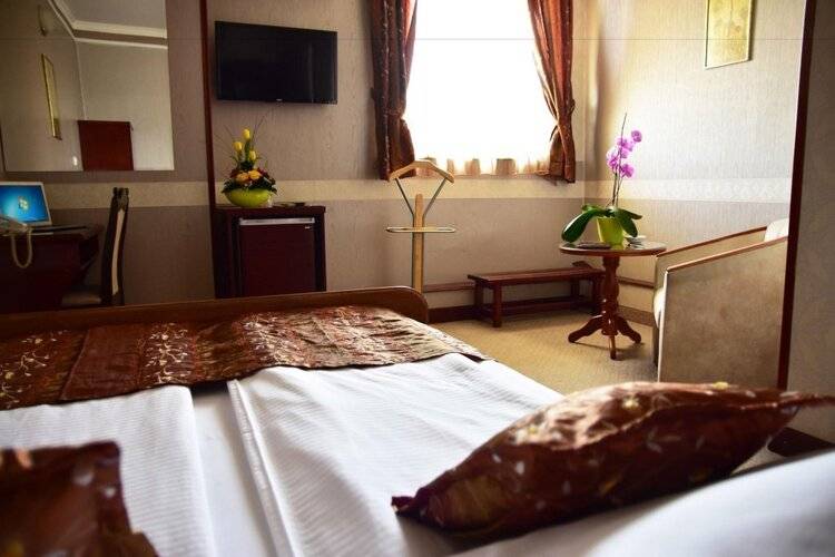 Hotel Lav