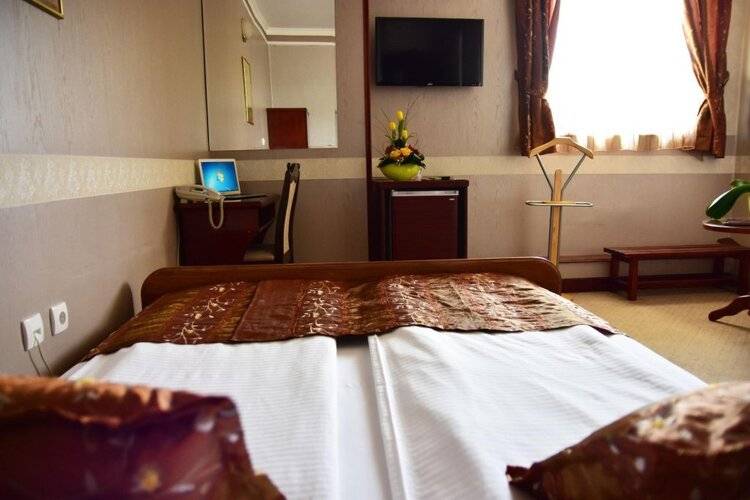 Hotel Lav