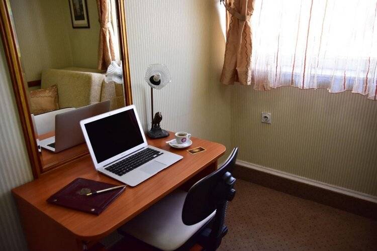 Hotel Lav