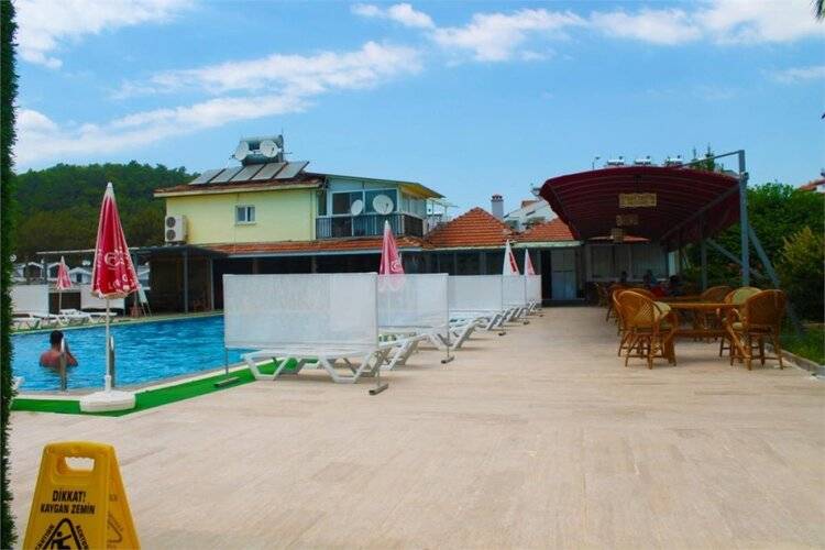 Carmina Hotel