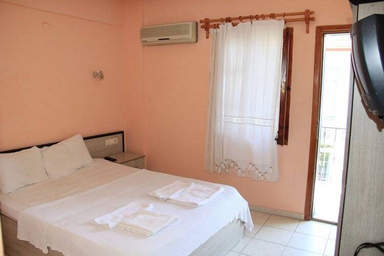 Carmina Hotel