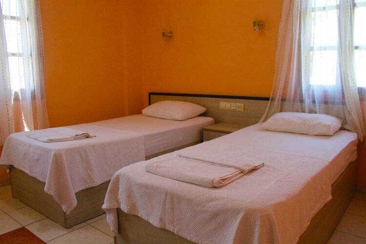 Carmina Hotel