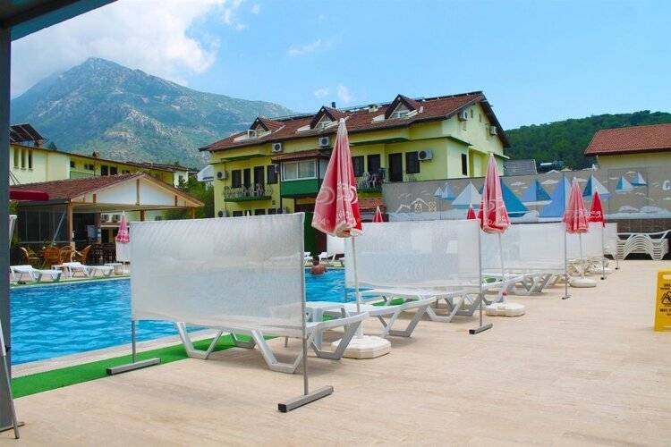 Carmina Hotel