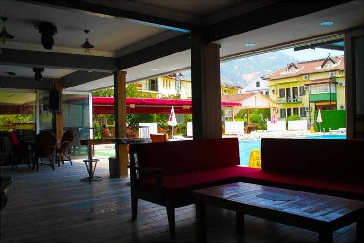 Carmina Hotel