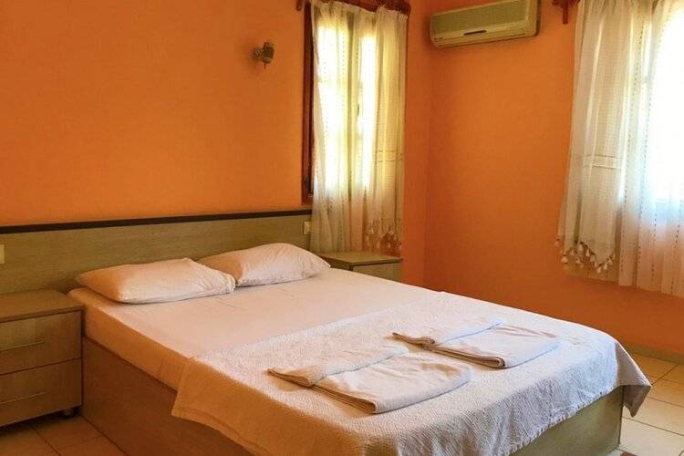Carmina Hotel