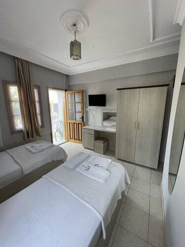 Carmina Hotel