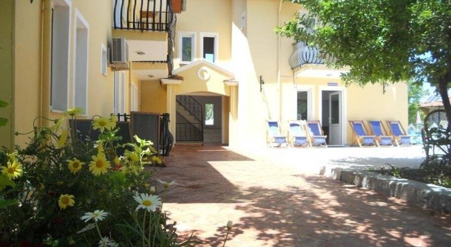 Gunes Hotel & Apartments