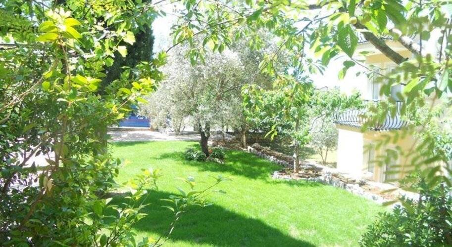 Gunes Hotel & Apartments