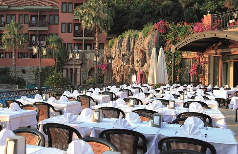 Suncity Hotel & Beach Club