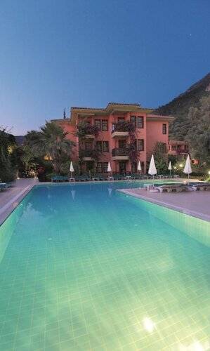 Suncity Hotel & Beach Club