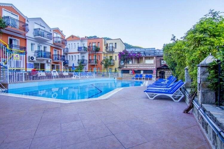 Magic Tulip Hotel
