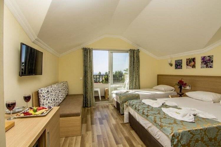 Magic Tulip Hotel