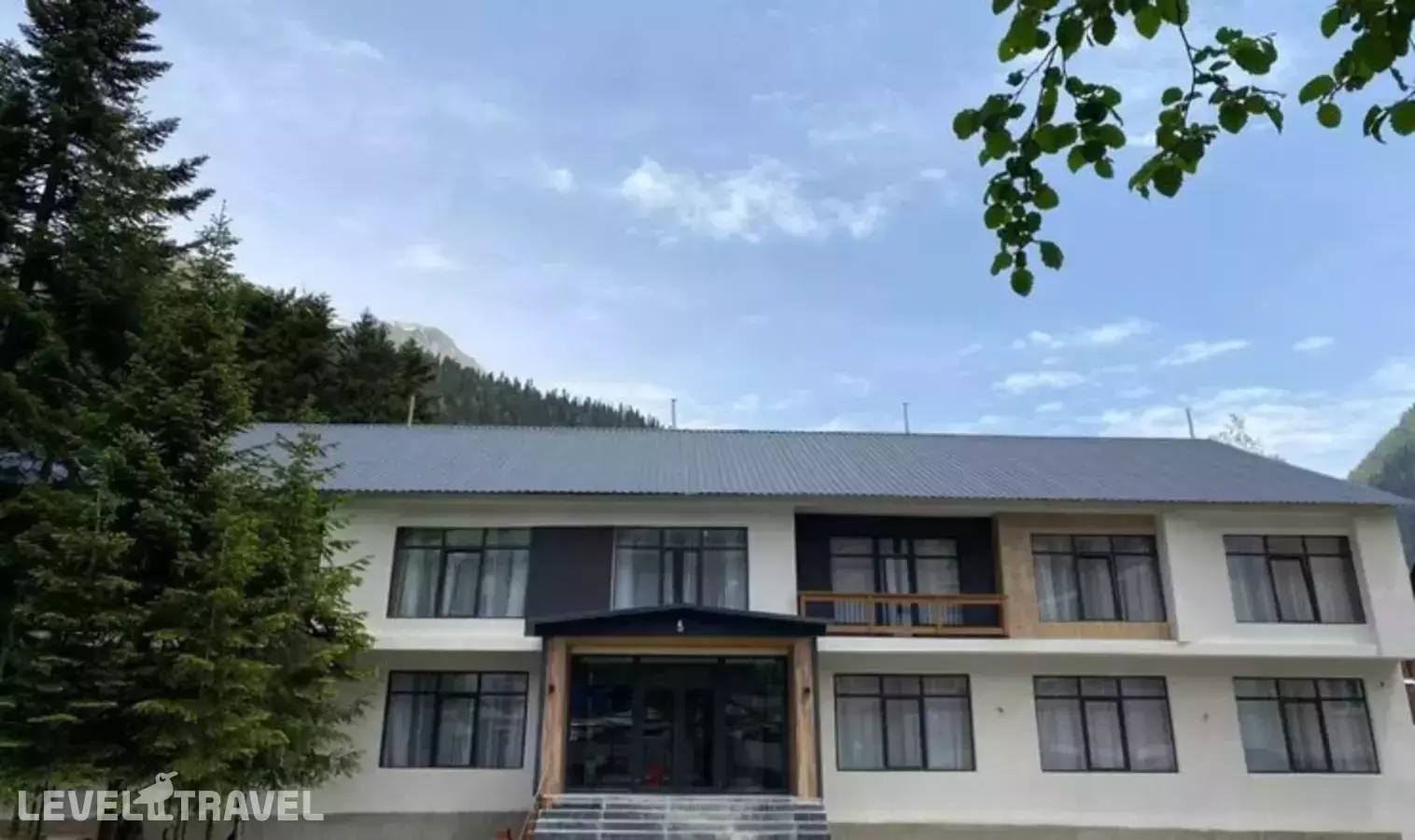 Dombay Winter Hall (Домбай Винтер Холл)