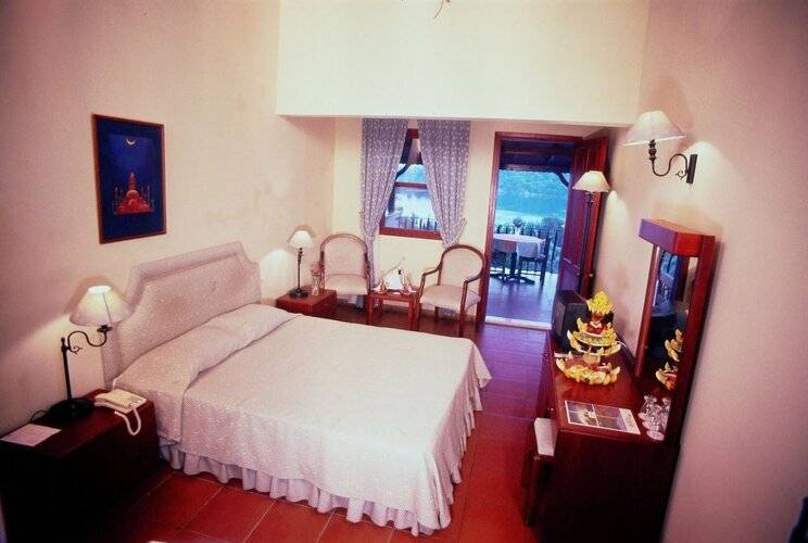 Meri Hotel