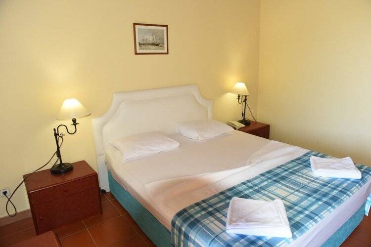 Meri Hotel