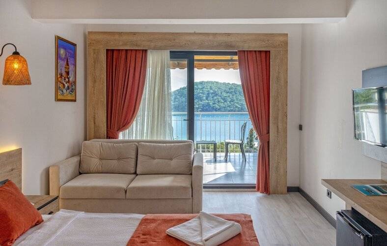 Meri Hotel