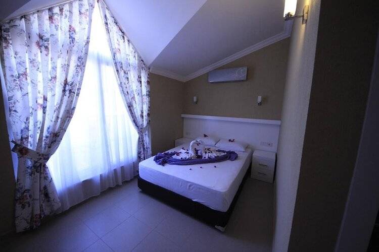 Mimoza Hotel